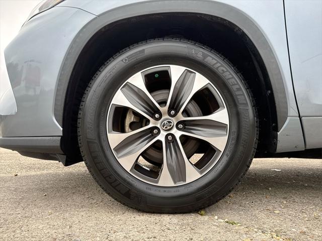 used 2020 Toyota Highlander car, priced at $24,997