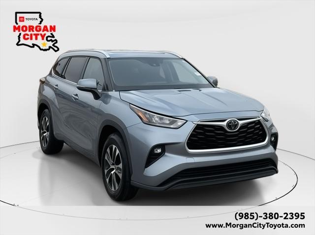 used 2020 Toyota Highlander car, priced at $24,997