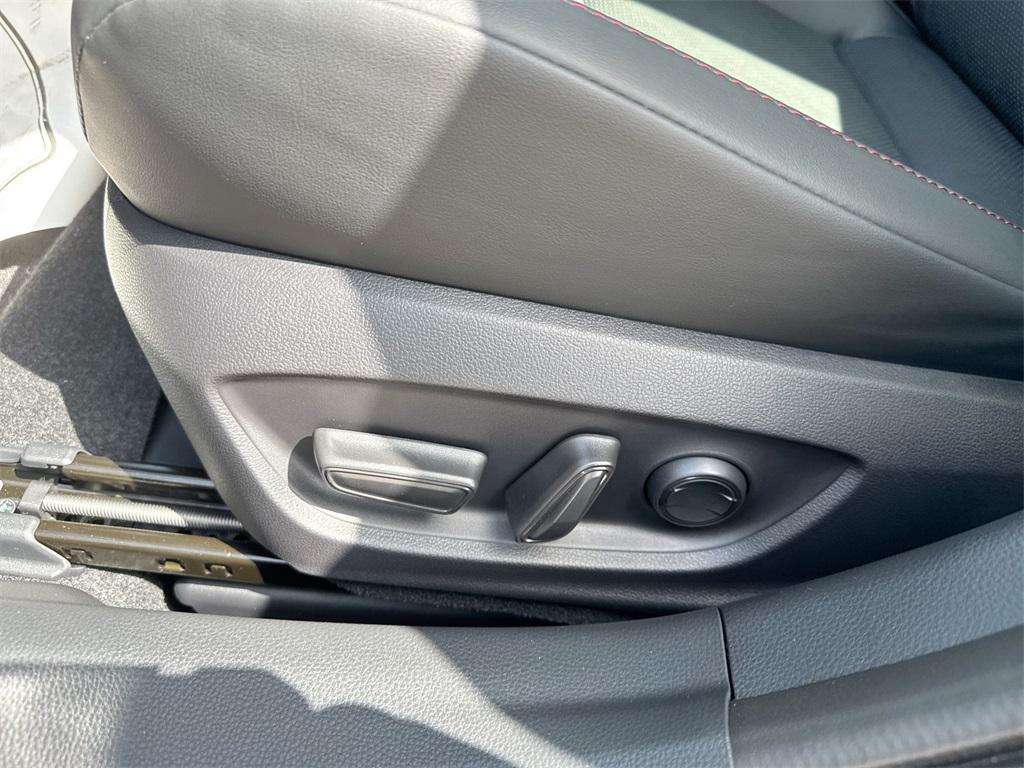 new 2025 Toyota Prius Plug-In Hybrid car, priced at $45,142