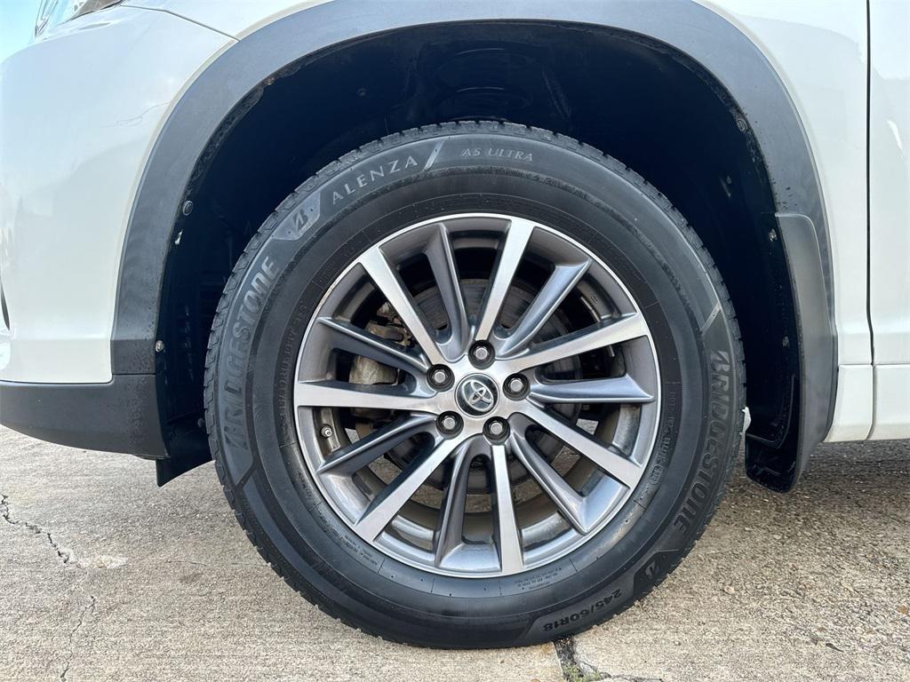 used 2017 Toyota Highlander car, priced at $18,390