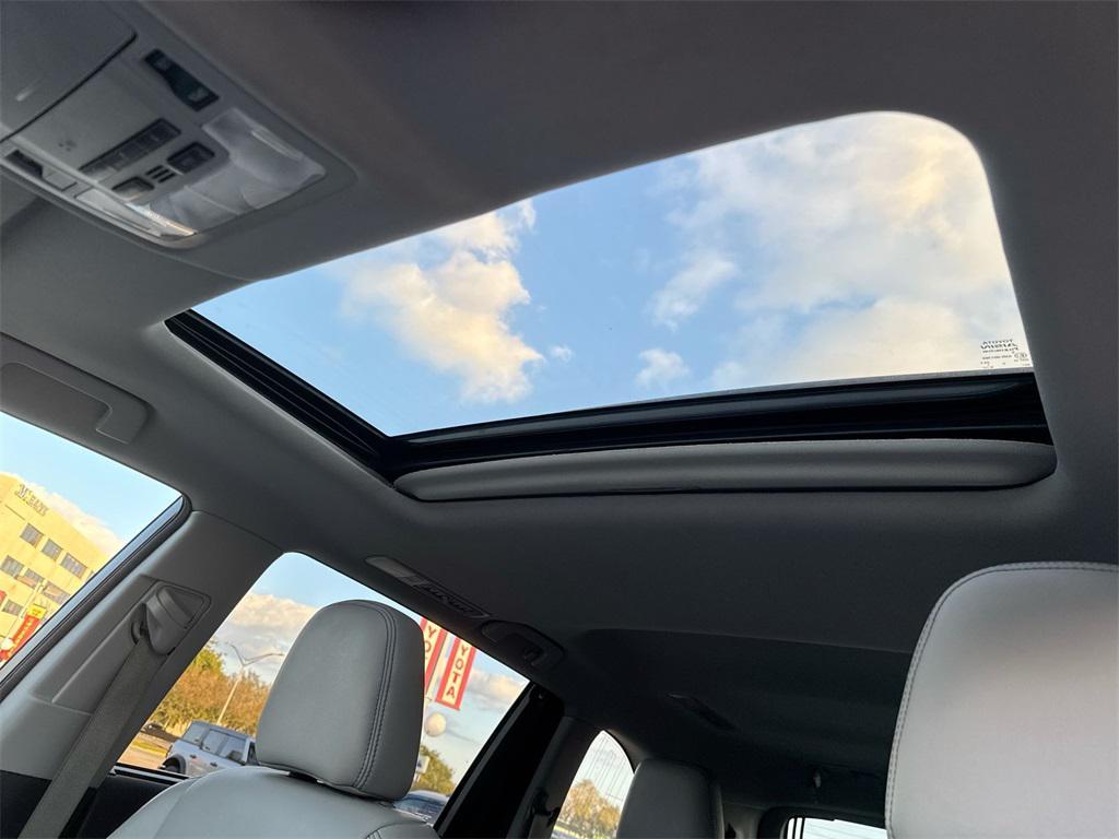 used 2017 Toyota Highlander car, priced at $18,390