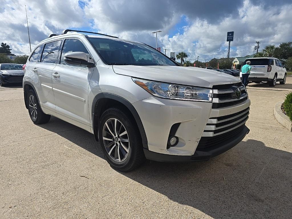 used 2017 Toyota Highlander car, priced at $19,590