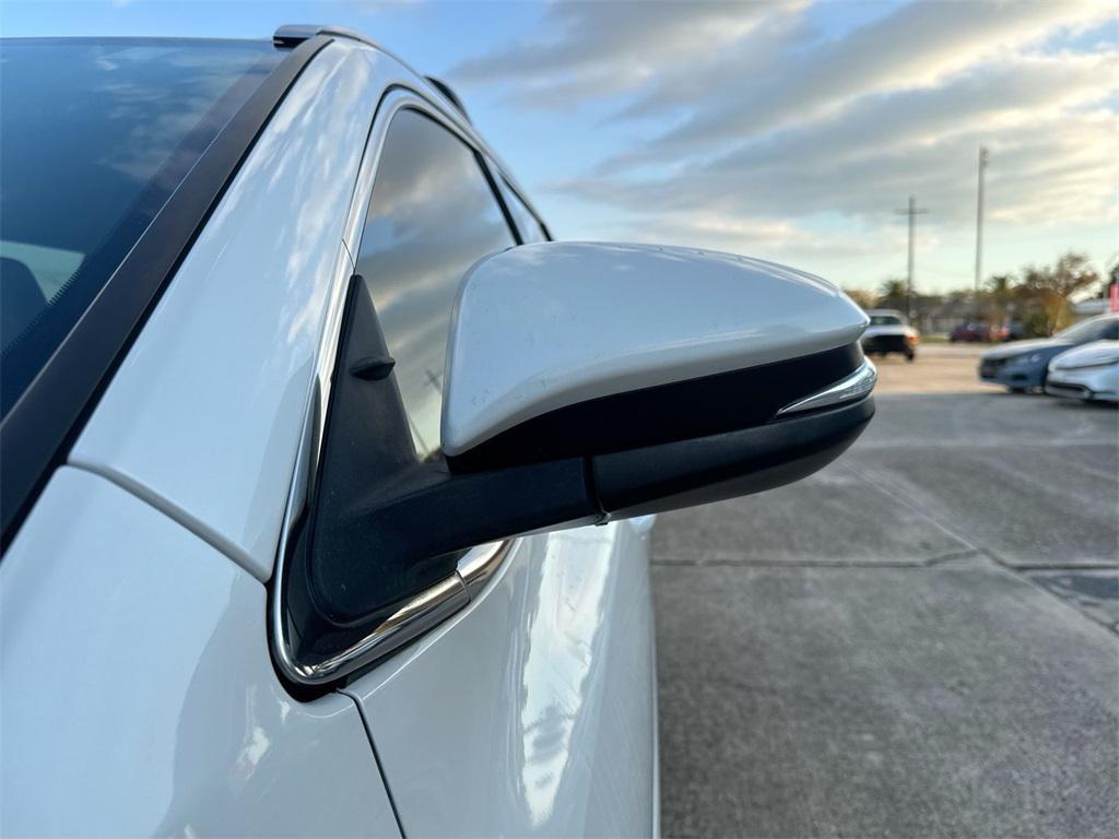 used 2017 Toyota Highlander car, priced at $18,390