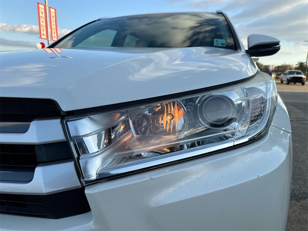 used 2017 Toyota Highlander car, priced at $18,390