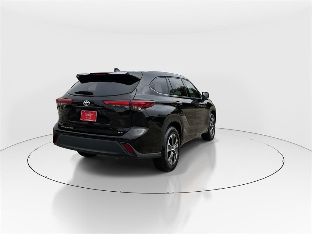 used 2022 Toyota Highlander car, priced at $31,742