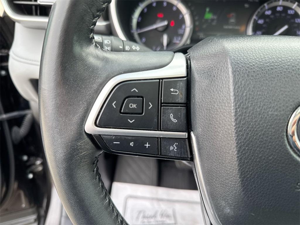 used 2022 Toyota Highlander car, priced at $31,742