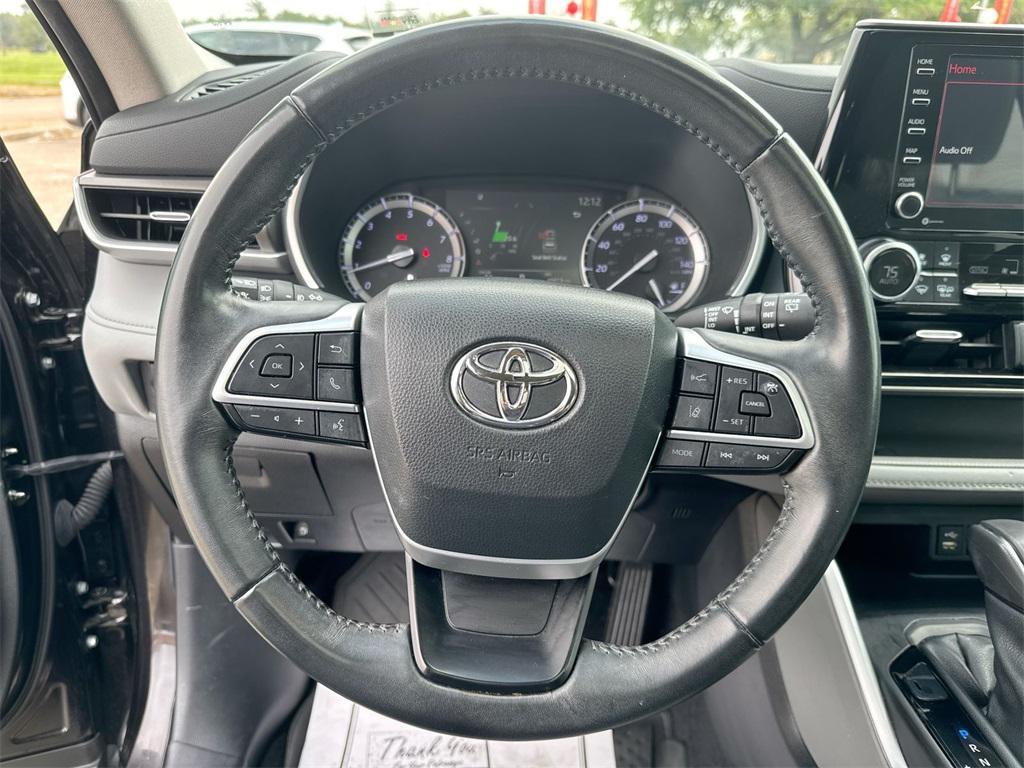 used 2022 Toyota Highlander car, priced at $31,742
