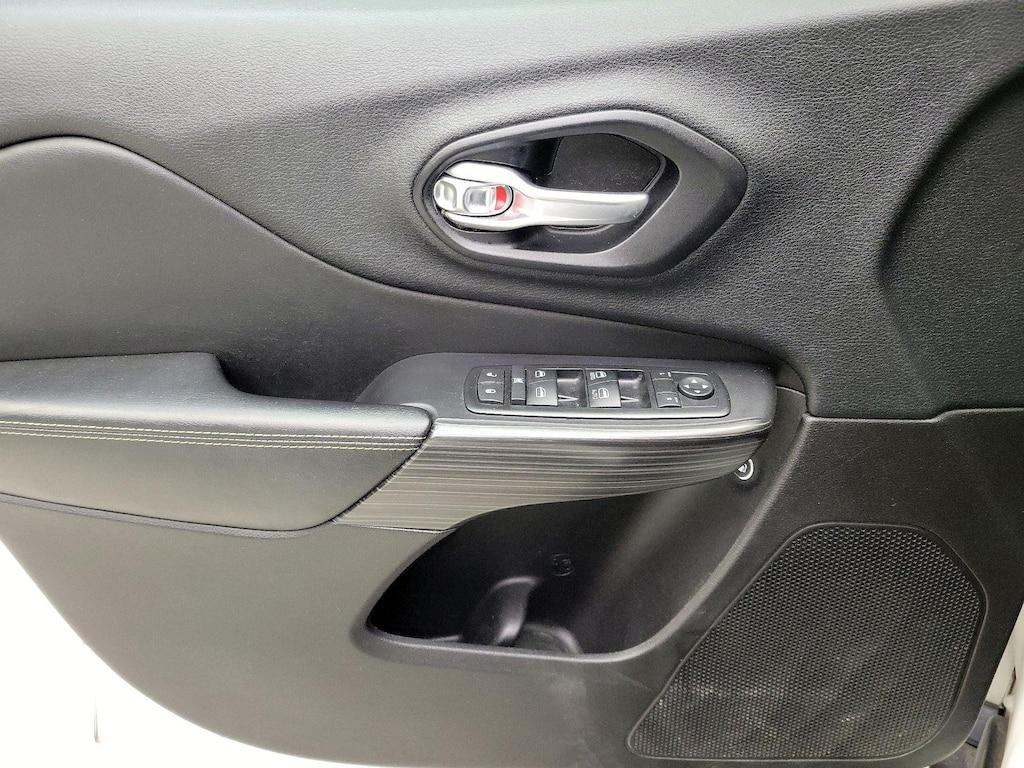 used 2015 Jeep Cherokee car, priced at $14,998