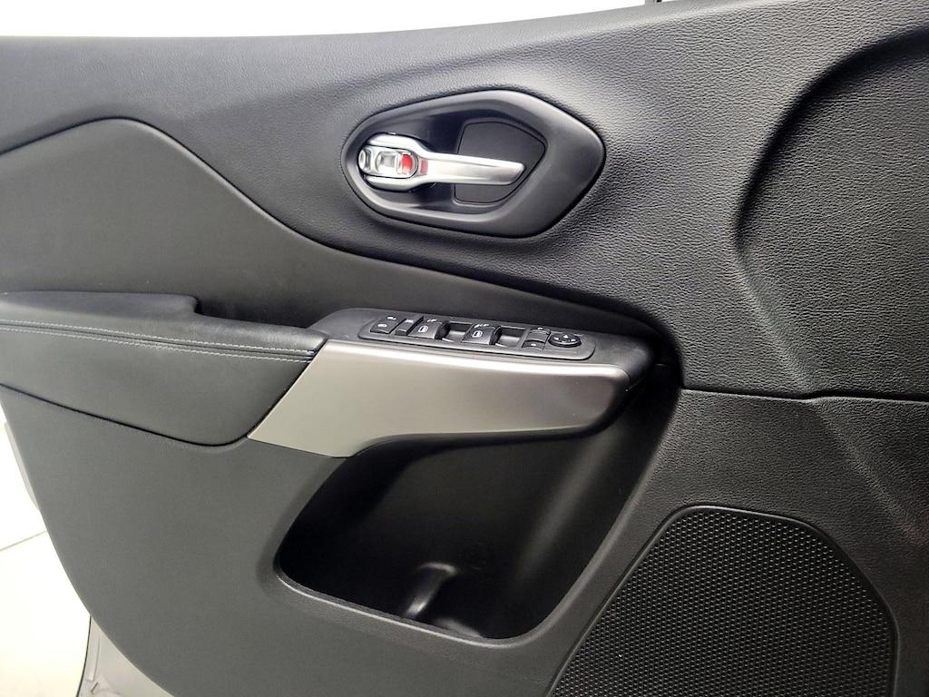 used 2019 Jeep Cherokee car, priced at $15,998