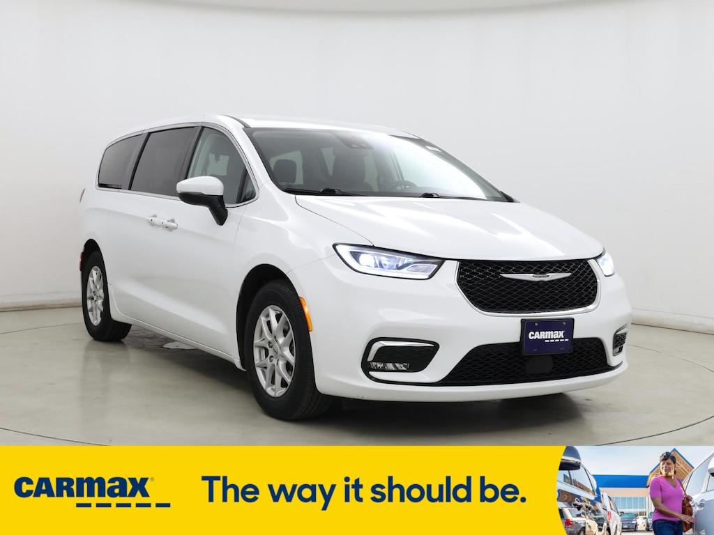 used 2023 Chrysler Pacifica car, priced at $24,998