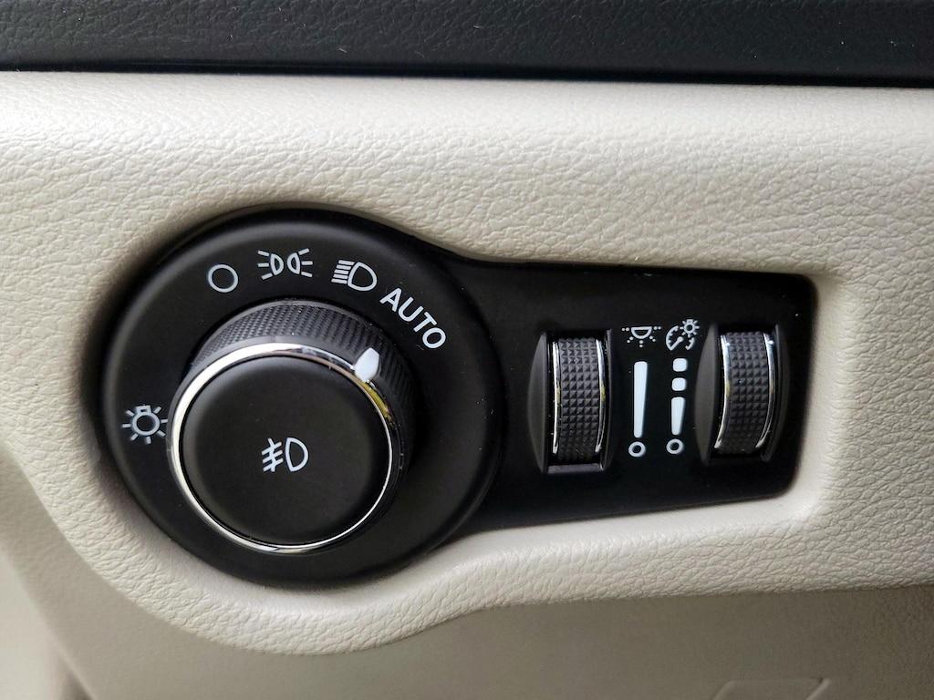 used 2023 Chrysler Pacifica car, priced at $24,998