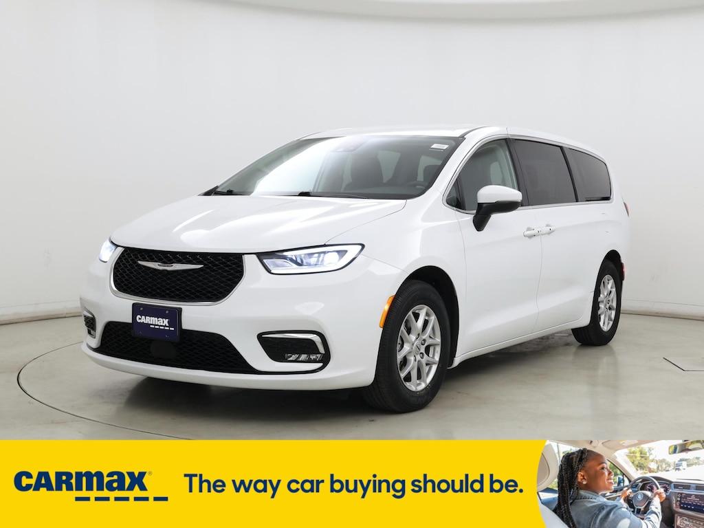 used 2023 Chrysler Pacifica car, priced at $24,998