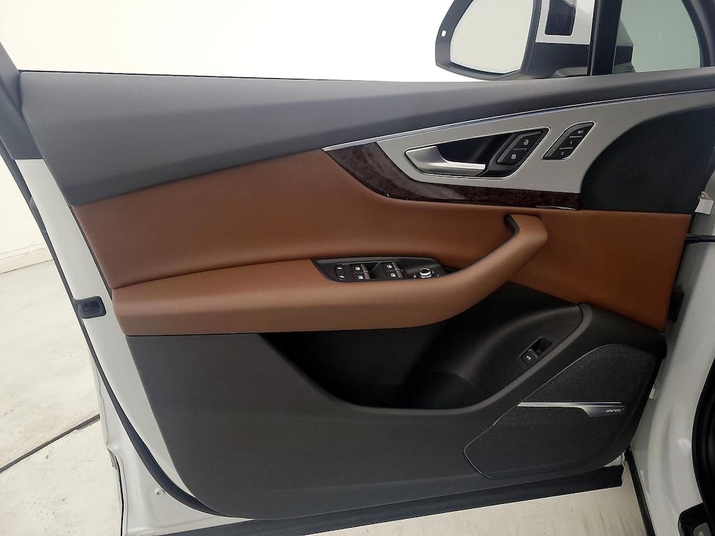 used 2019 Audi Q7 car, priced at $30,998
