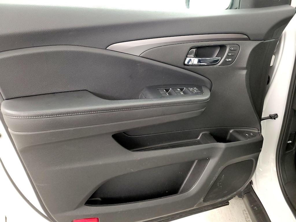 used 2022 Honda Pilot car, priced at $31,998