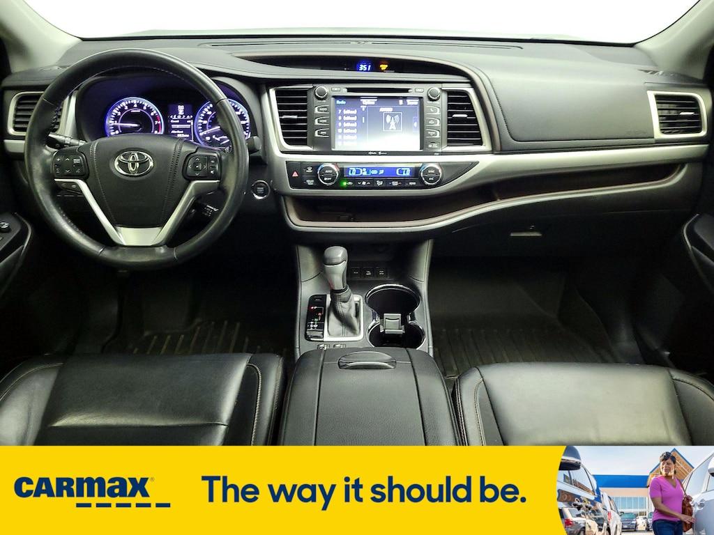 used 2014 Toyota Highlander car, priced at $21,998