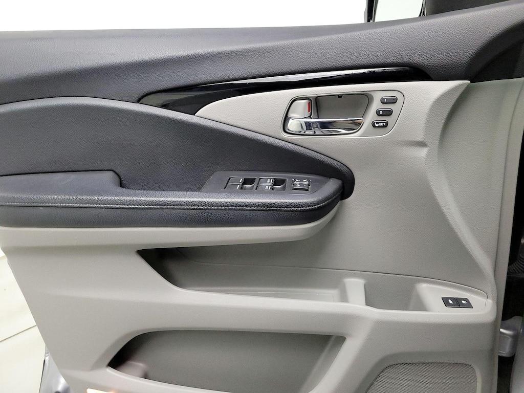 used 2017 Honda Pilot car, priced at $25,998