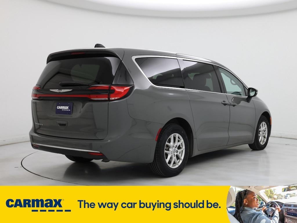 used 2023 Chrysler Pacifica car, priced at $32,998