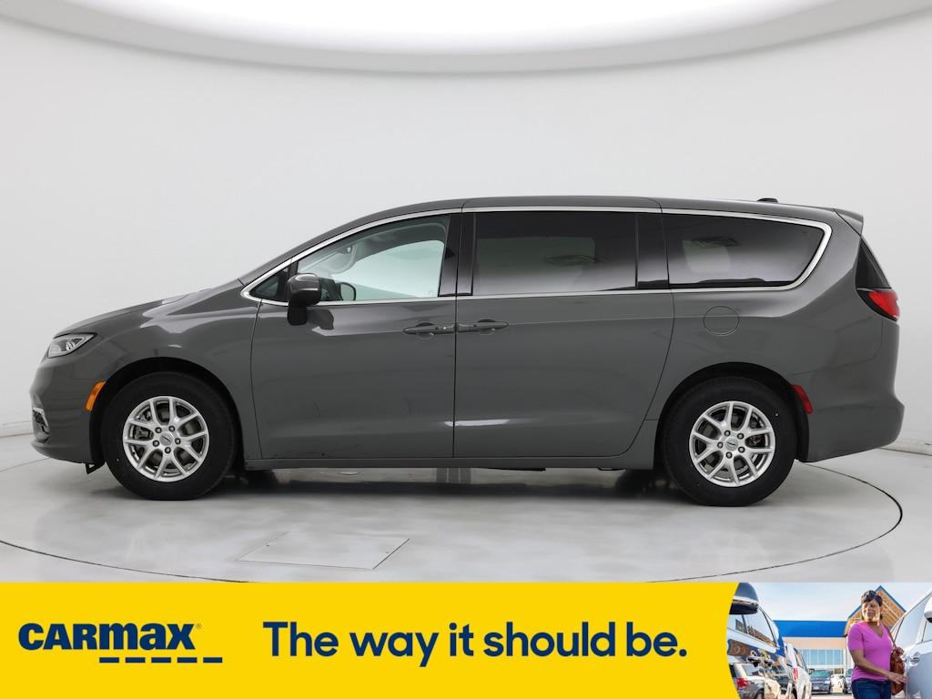 used 2023 Chrysler Pacifica car, priced at $32,998