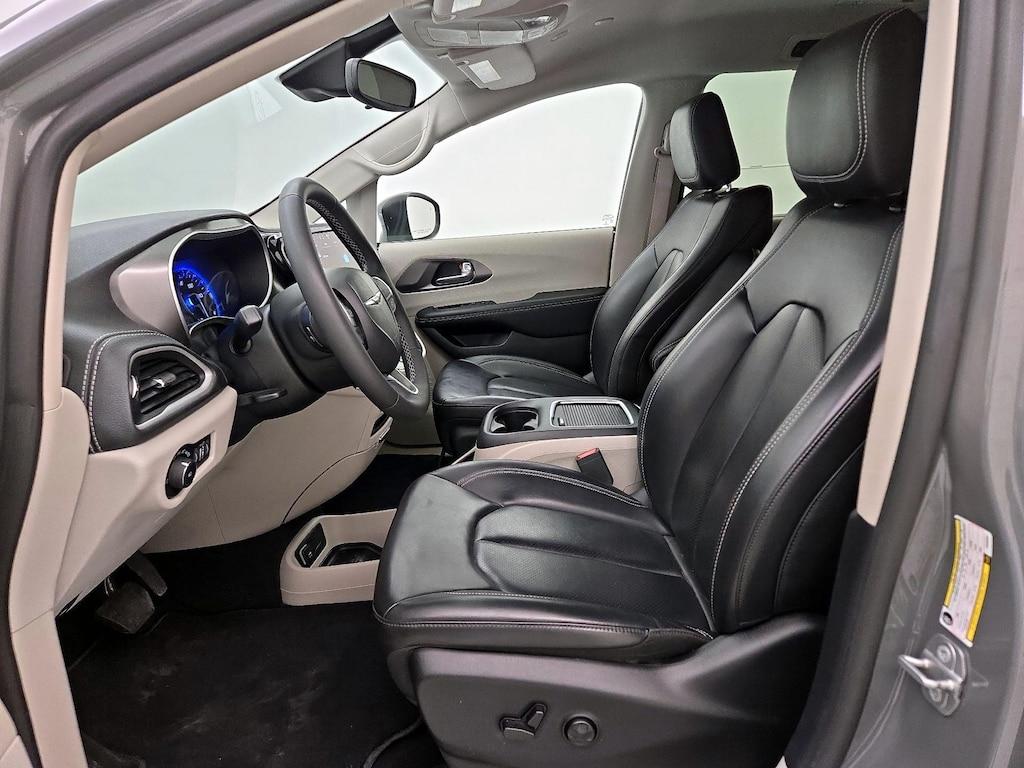 used 2023 Chrysler Pacifica car, priced at $32,998