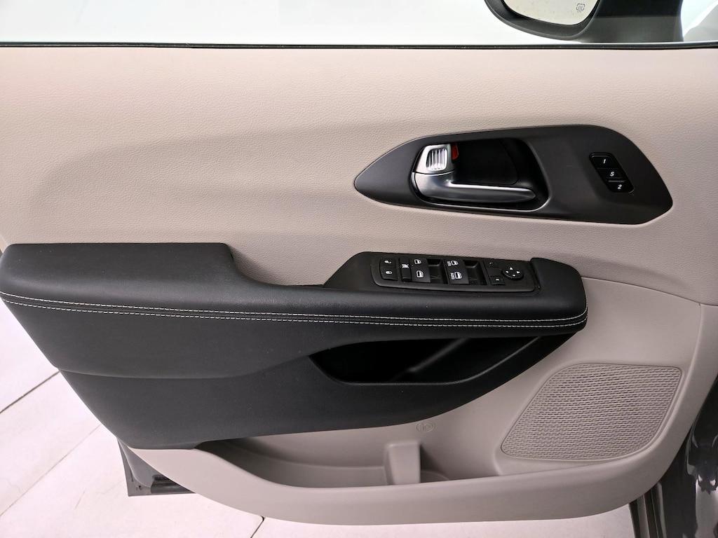 used 2023 Chrysler Pacifica car, priced at $32,998