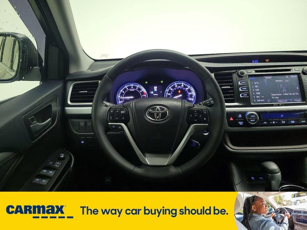 used 2014 Toyota Highlander car, priced at $25,998