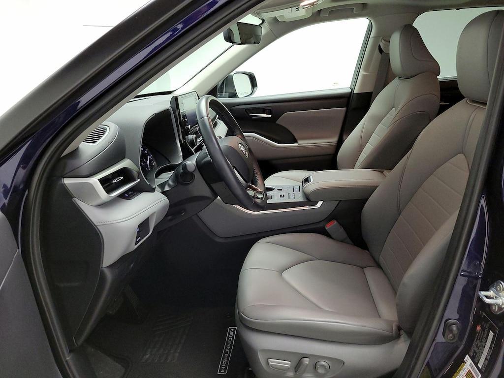 used 2020 Toyota Highlander car, priced at $38,998
