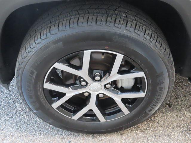 used 2023 Jeep Grand Cherokee car, priced at $32,270