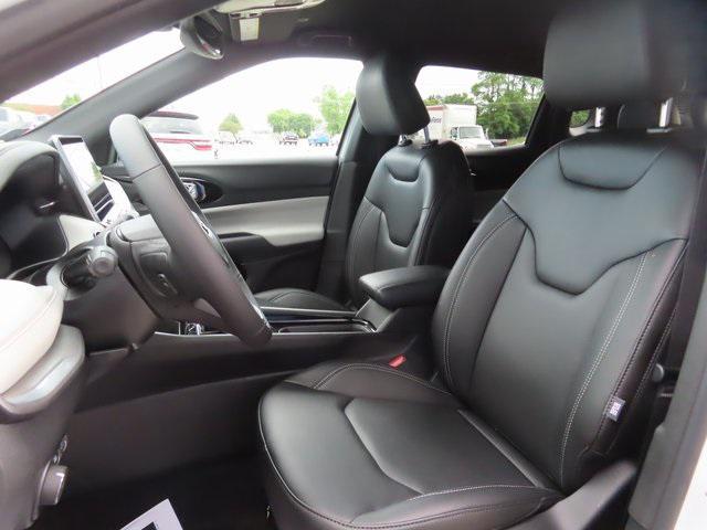 new 2025 Jeep Compass car, priced at $32,148