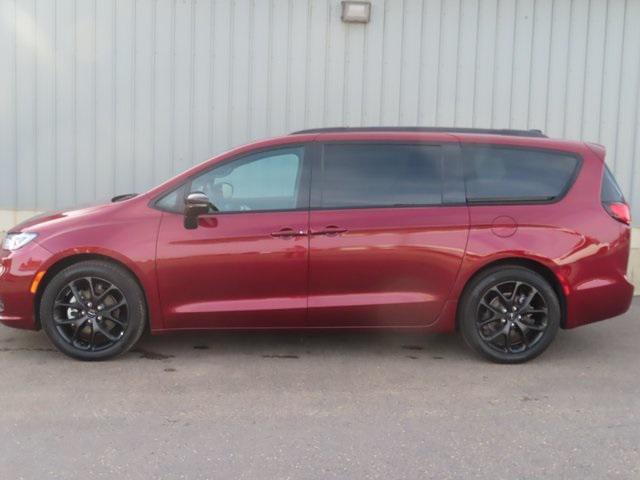 used 2023 Chrysler Pacifica car, priced at $38,995