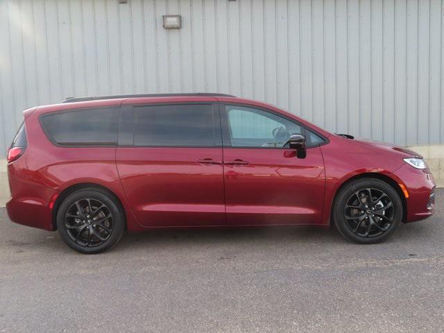 used 2023 Chrysler Pacifica car, priced at $38,995