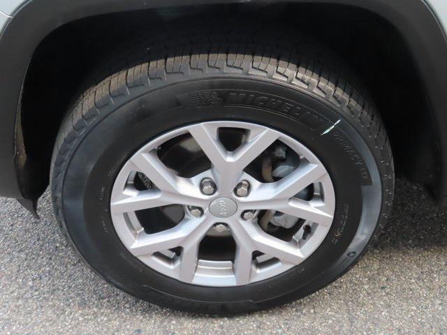 used 2022 Jeep Grand Cherokee car, priced at $32,998