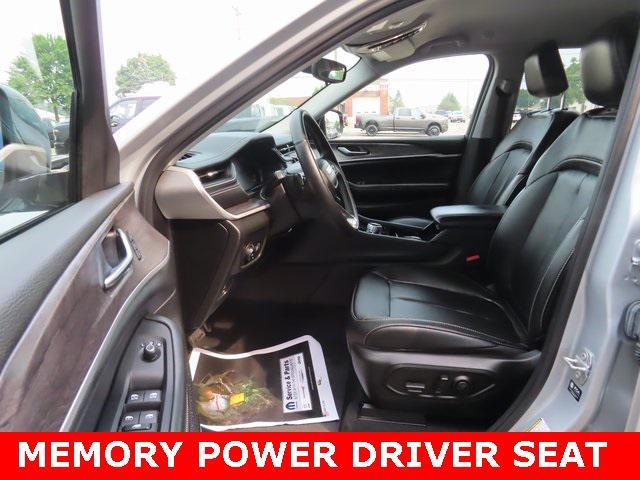 used 2022 Jeep Grand Cherokee car, priced at $32,998