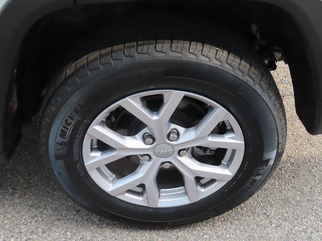 used 2022 Jeep Grand Cherokee car, priced at $32,998