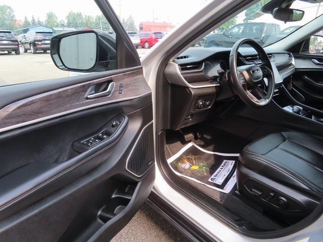 used 2022 Jeep Grand Cherokee car, priced at $32,998