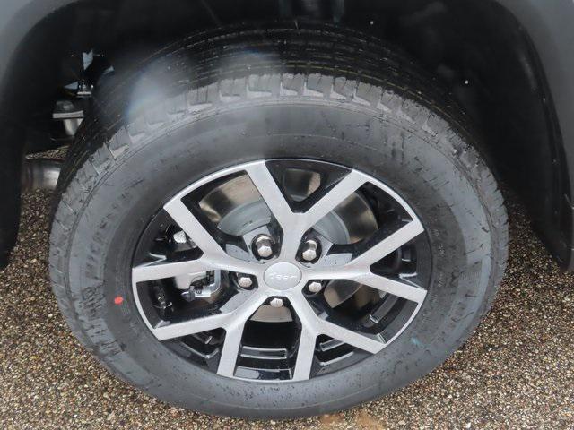 new 2025 Jeep Grand Cherokee L car, priced at $45,907