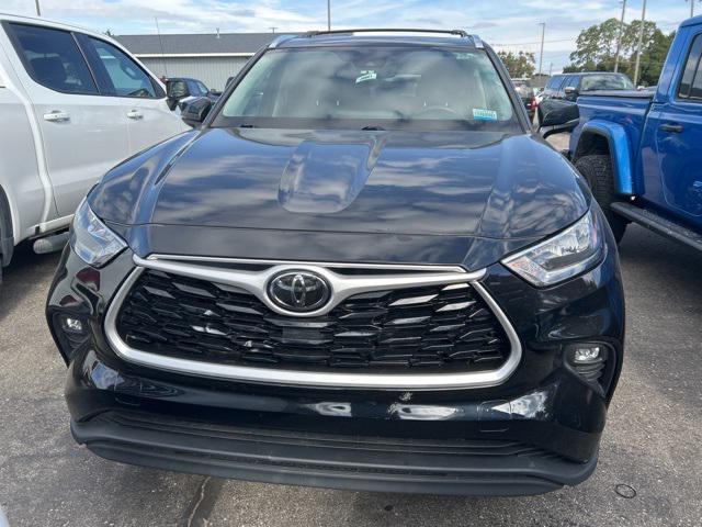 used 2020 Toyota Highlander car, priced at $29,685