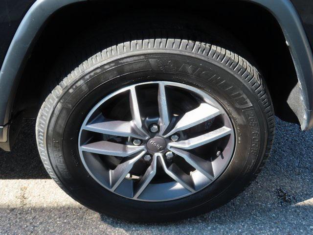 used 2022 Jeep Grand Cherokee car, priced at $30,995