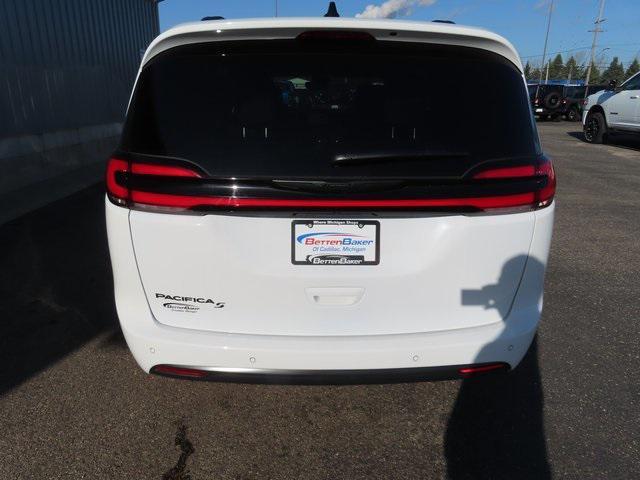 new 2024 Chrysler Pacifica car, priced at $41,562