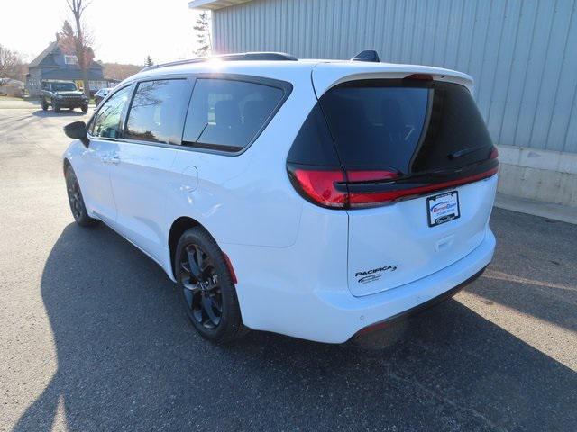 new 2024 Chrysler Pacifica car, priced at $41,562