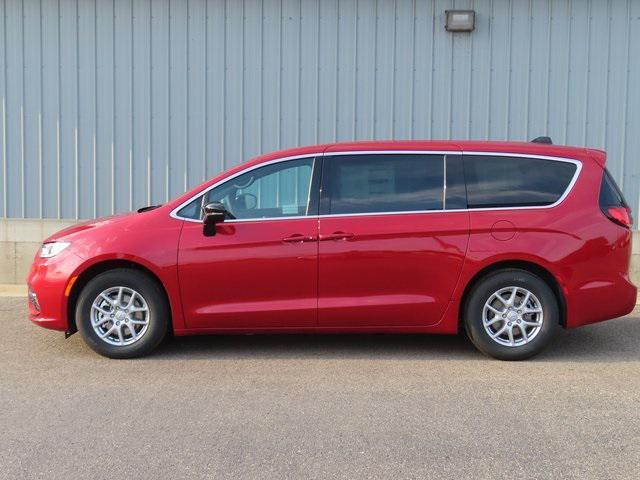 new 2025 Chrysler Pacifica car, priced at $42,247