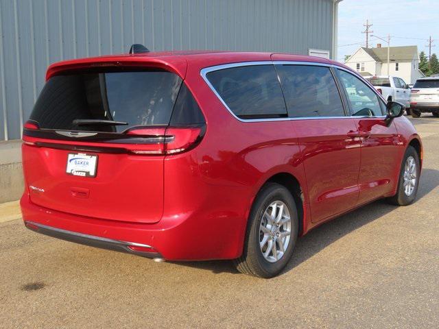 new 2025 Chrysler Pacifica car, priced at $42,247