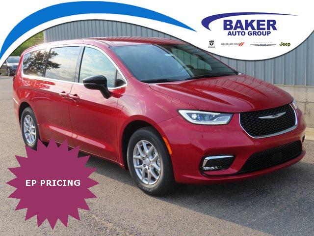 new 2025 Chrysler Pacifica car, priced at $42,247