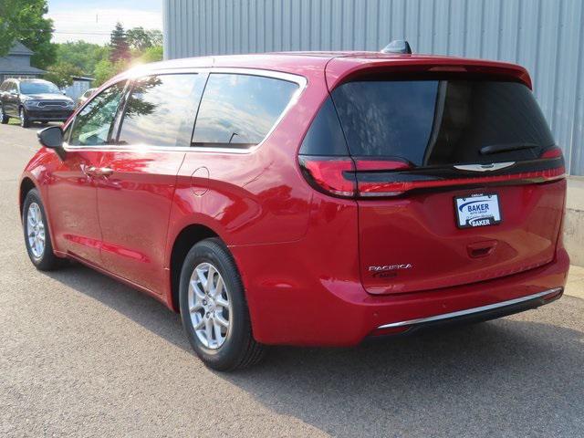 new 2025 Chrysler Pacifica car, priced at $42,247