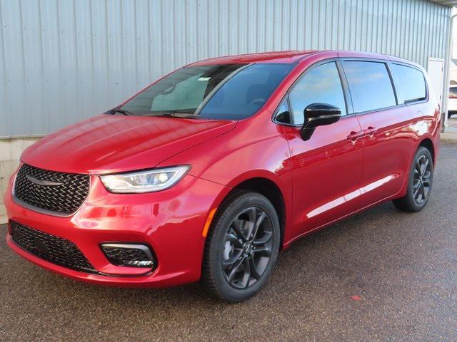 new 2026 Chrysler Pacifica car, priced at $46,338