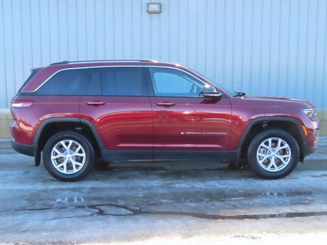 used 2022 Jeep Grand Cherokee car, priced at $32,998