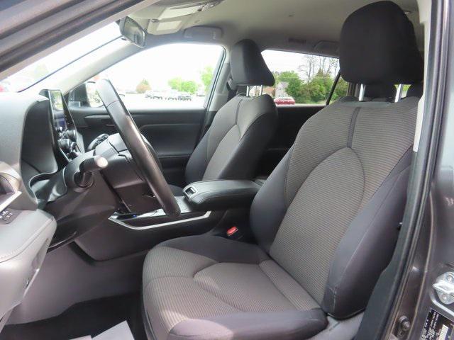 used 2023 Toyota Highlander Hybrid car, priced at $41,998
