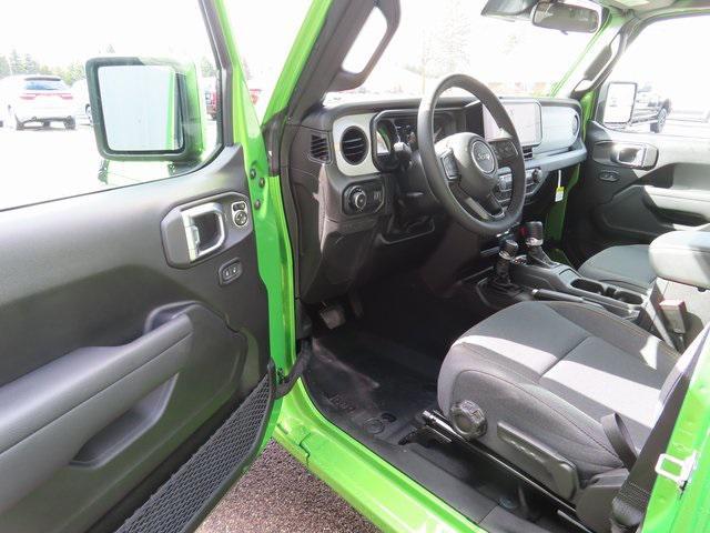 new 2025 Jeep Wrangler car, priced at $48,457