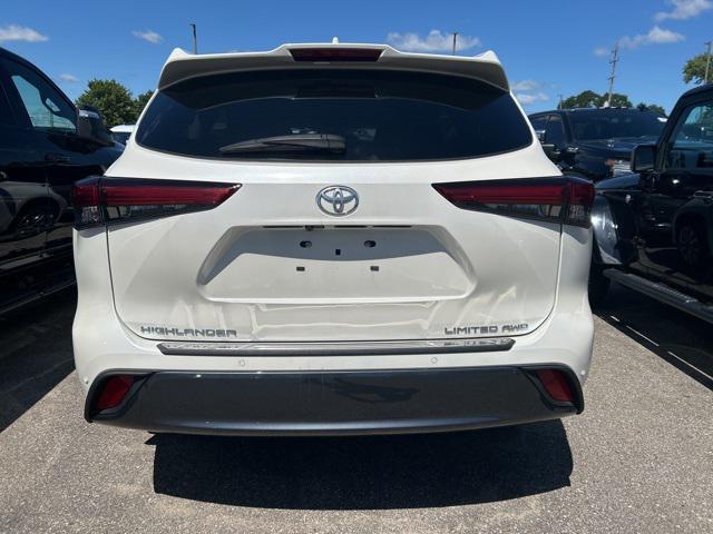 used 2020 Toyota Highlander car, priced at $35,995