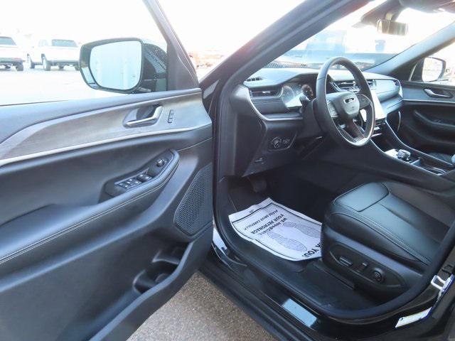 new 2025 Jeep Grand Cherokee L car, priced at $48,801