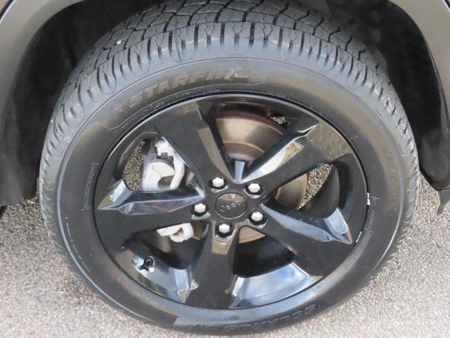 used 2023 Jeep Grand Cherokee car, priced at $33,495